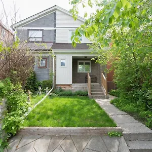 Homestay Spacious With Ensuite Bathroom Near Subway, Koreatown & Uoft, Toronto