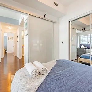Apartment York 5, Toronto